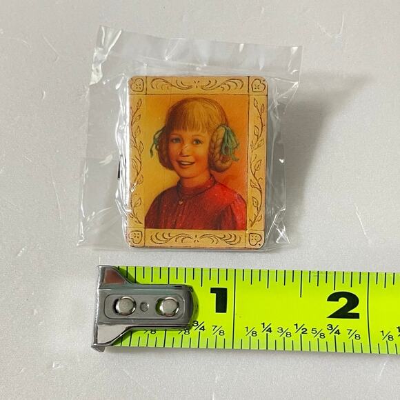 American Girl Vintage Historical Doll Portrait Enamel Pins 3pc Set Hallmark NEW - Picture 5 of 5